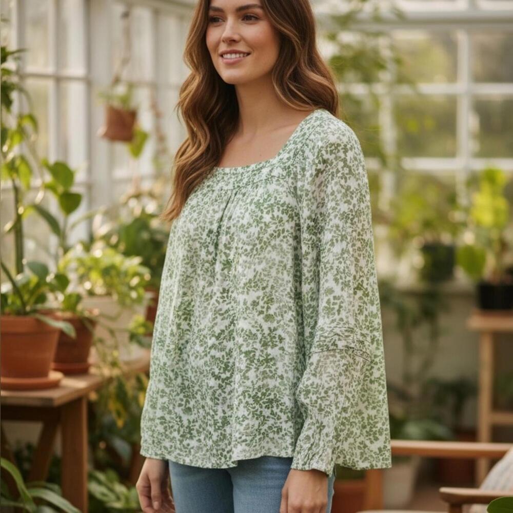 LC Lauren Conrad Lightweight Floral Green Women's Top